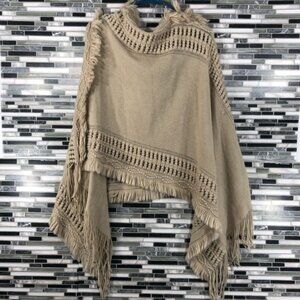 TAN PONCHO